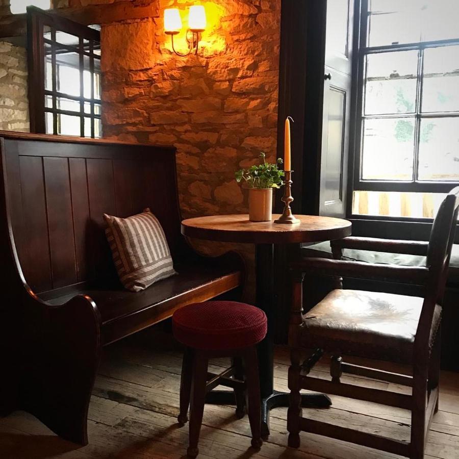 Royal Oak Ramsden Hotel Kültér fotó